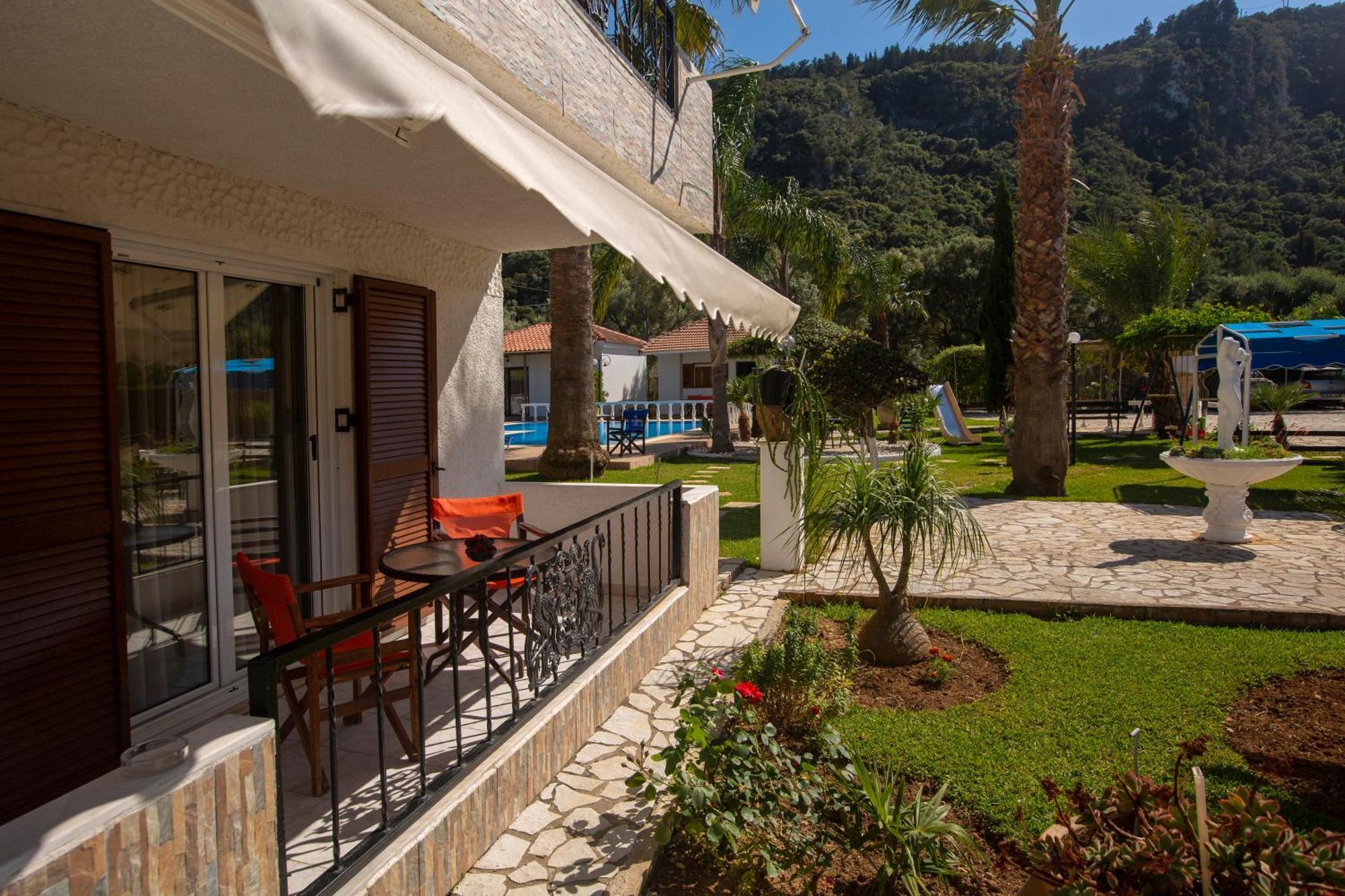 Villa Dimitris Apartments&Bungalows Frinion Luaran gambar